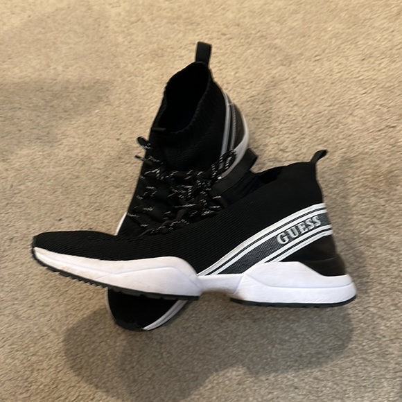 Guess Sneakers Worn Once - Picture 3 of 4